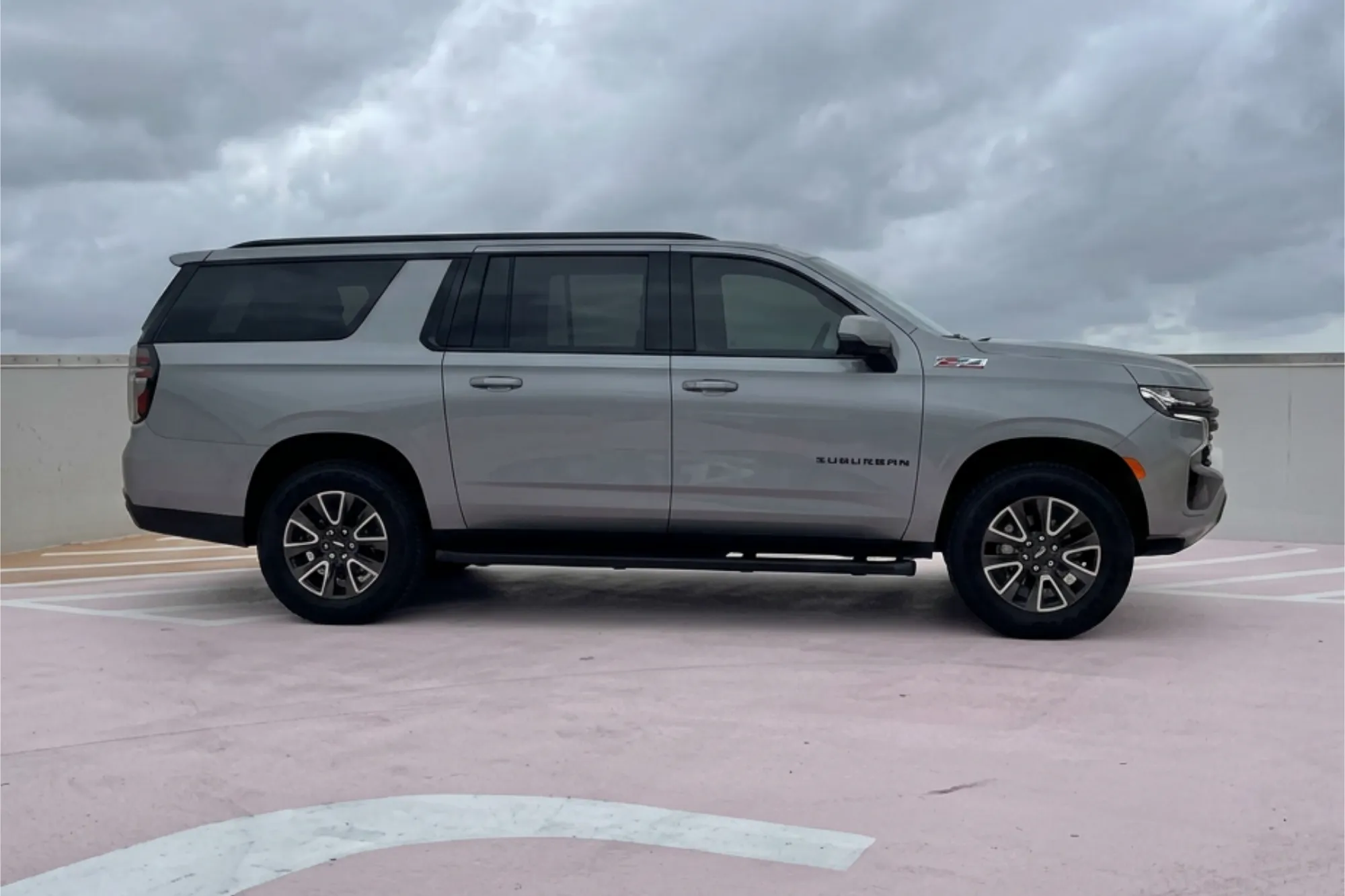 Chevrolet Suburban gallery view