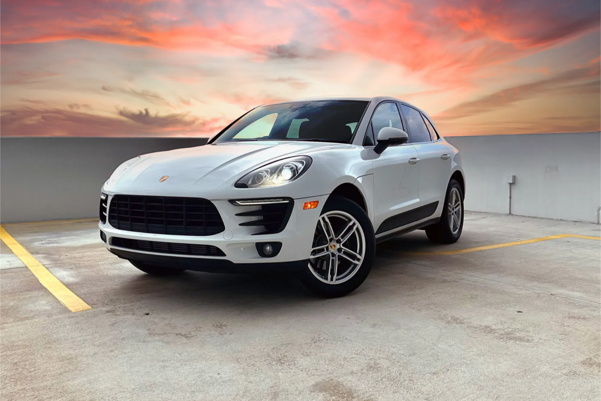 Porsche Macan gallery view
