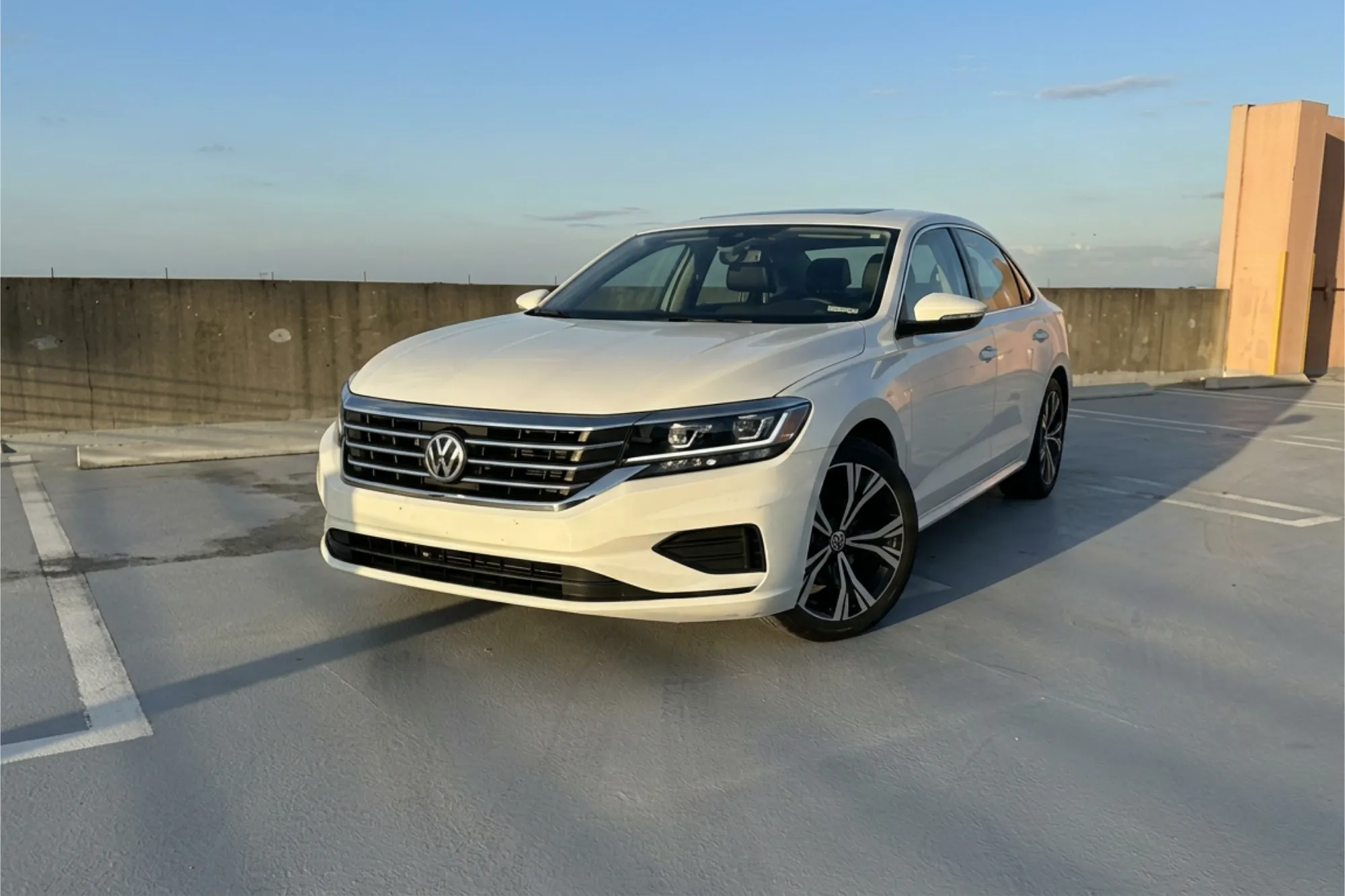 Volkswagen Passat gallery view